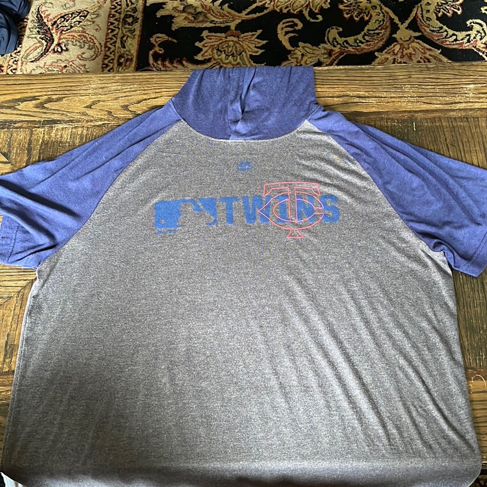Men’s Majestic Hooded “Minnesota Twins” Short Sleeve Shirt